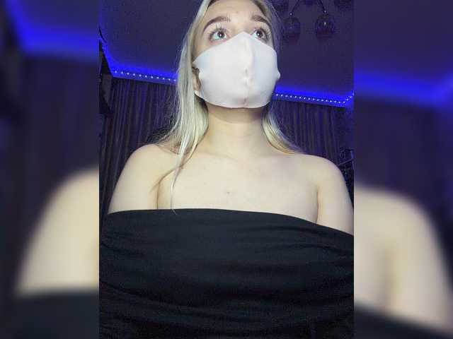 KiraBlin live cam on BongaCams