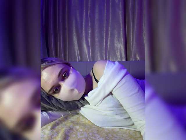 KiraBlin live cam on BongaCams