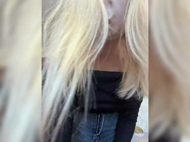 KiraBlin live cam on BongaCams