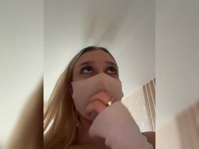 KiraBlin live cam on BongaCams