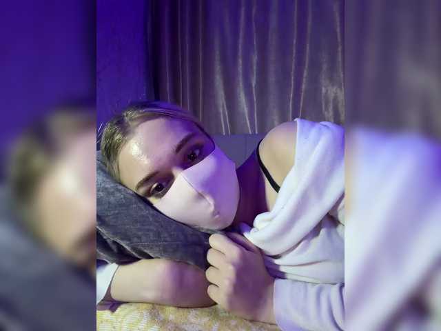 KiraBlin live webcam show