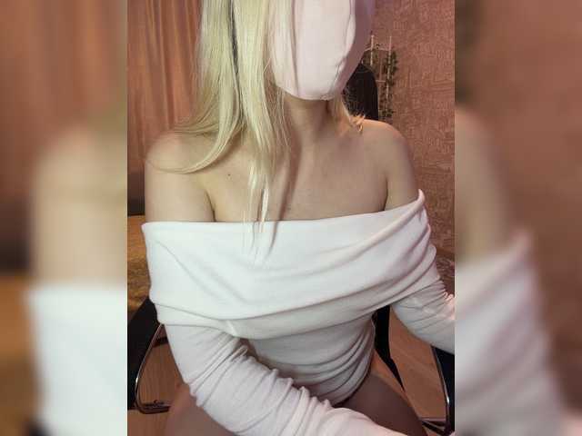 KiraBlin live webcam show