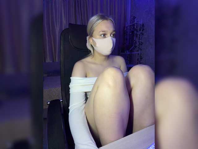 KiraBlin live webcam show
