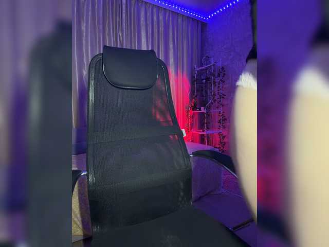 KiraBlin live cam on BongaCams
