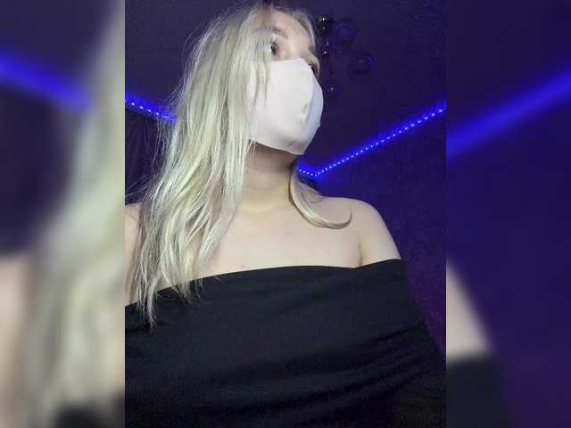 KiraBlin live webcam show