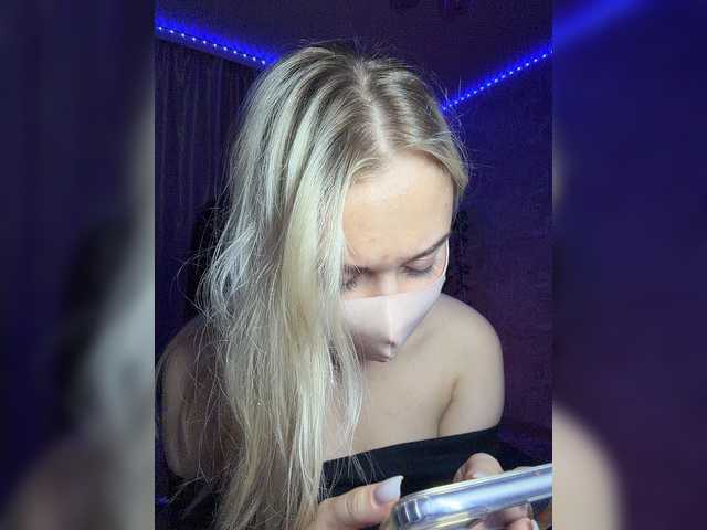 KiraBlin live cam on BongaCams