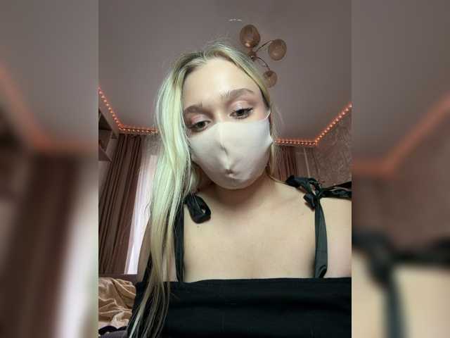 KiraBlin live cam on BongaCams