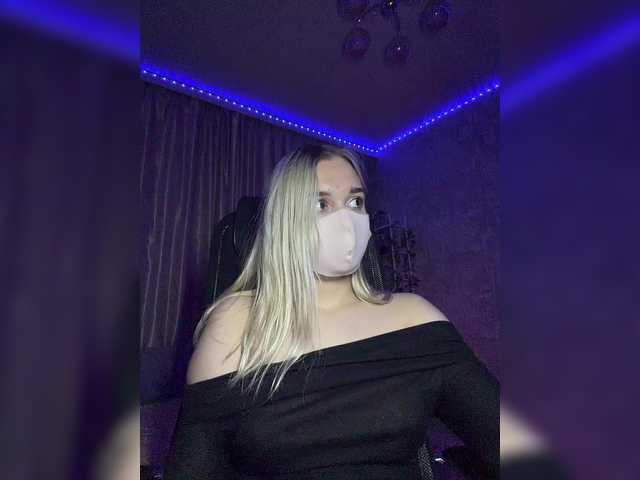 KiraBlin live cam on BongaCams