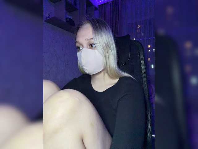 KiraBlin live cam on BongaCams