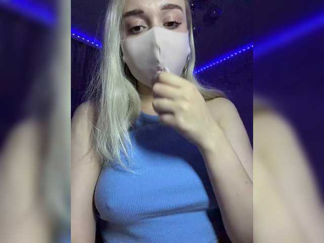 KiraBlin live webcam show