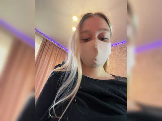 KiraBlin live cam on BongaCams