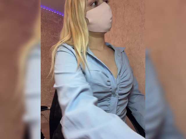 KiraBlin live cam on BongaCams