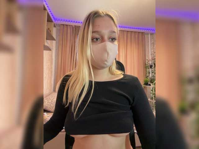 KiraBlin live cam on BongaCams