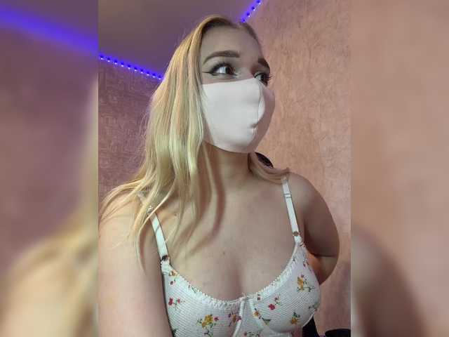 KiraBlin live cam on BongaCams