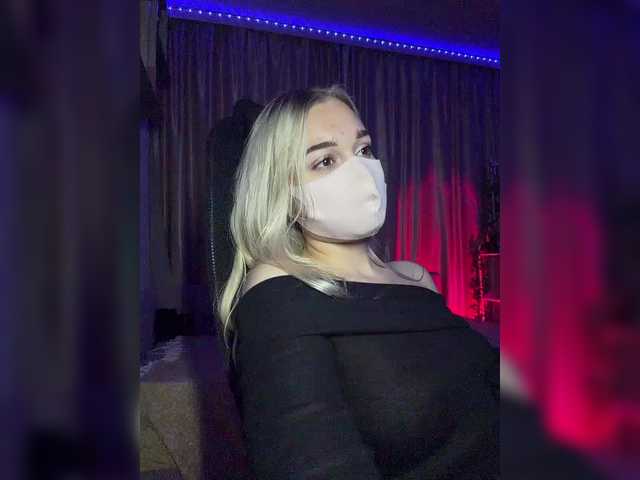 KiraBlin live cam on BongaCams