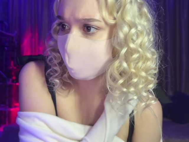 KiraBlin live cam on BongaCams