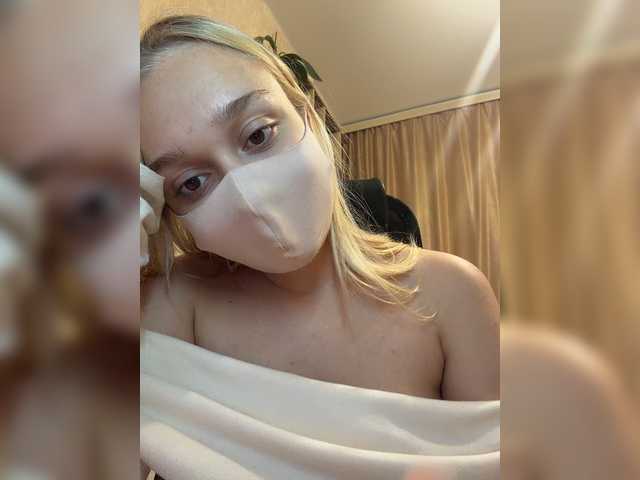 KiraBlin live cam on BongaCams
