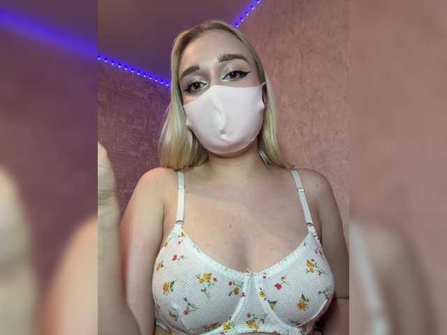 KiraBlin live cam on BongaCams