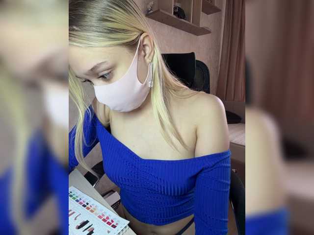KiraBlin live cam on BongaCams