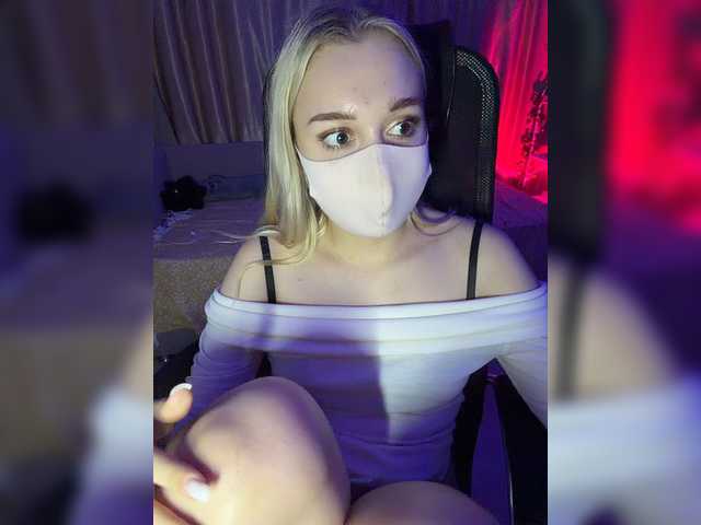 KiraBlin live cam on BongaCams