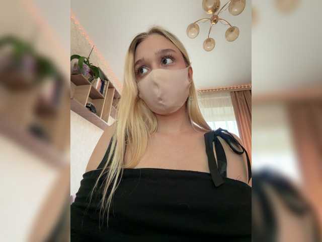 KiraBlin live cam on BongaCams