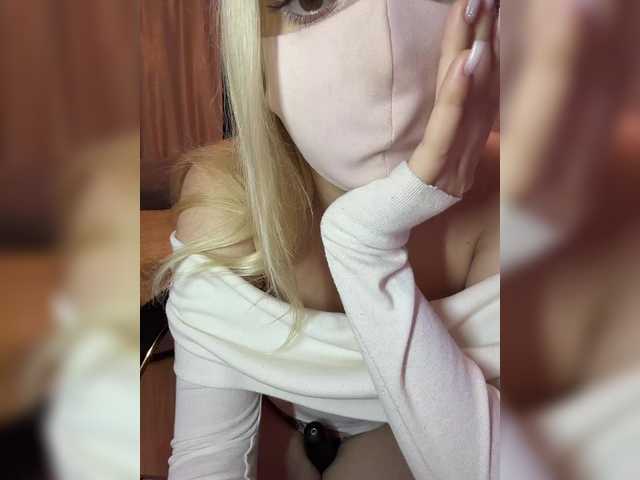KiraBlin live cam on BongaCams