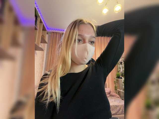 KiraBlin live cam on BongaCams