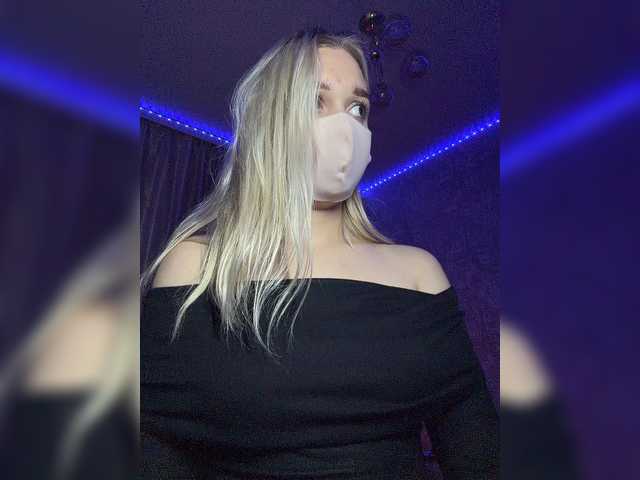 KiraBlin live cam on BongaCams