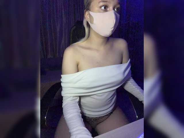 KiraBlin live webcam show
