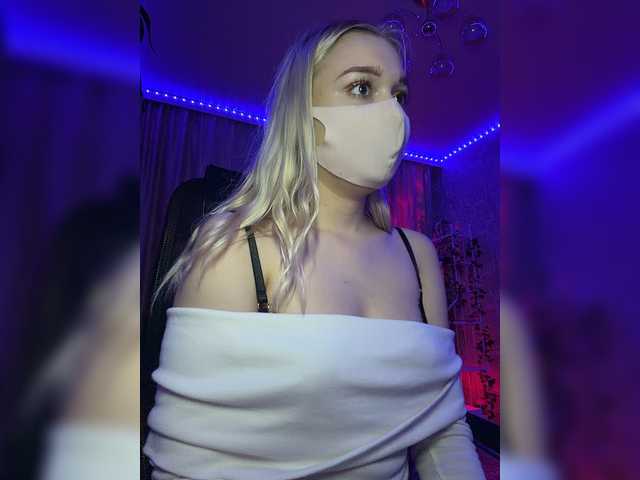 KiraBlin live cam on BongaCams