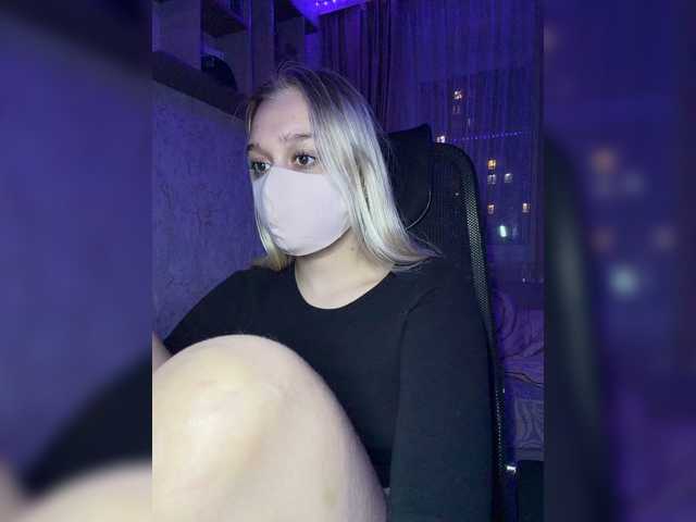 KiraBlin live cam on BongaCams