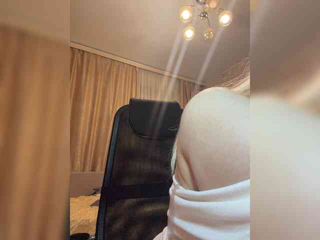 KiraBlin webcam