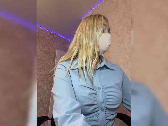 KiraBlin webcam