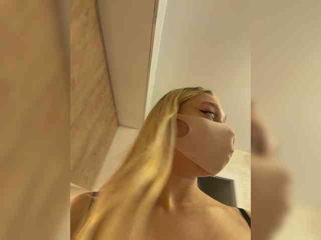 KiraBlin webcam