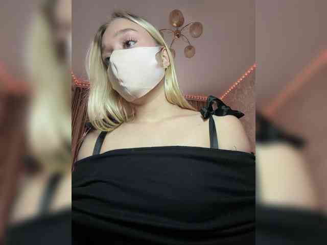 KiraBlin webcam