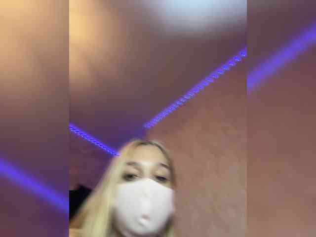 KiraBlin webcam