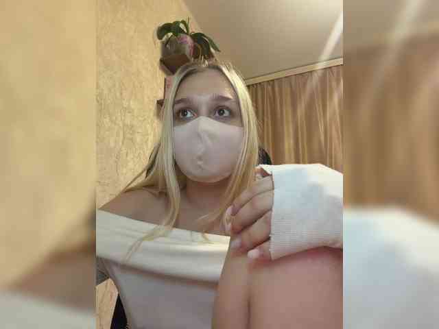 KiraBlin Live Webcam on BongaCams
