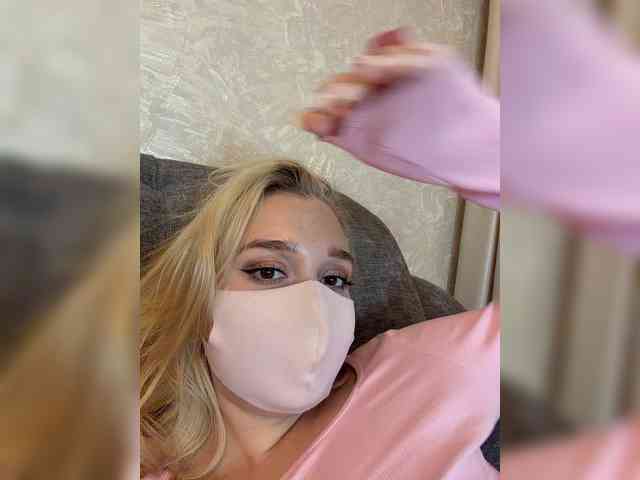KiraBlin webcam