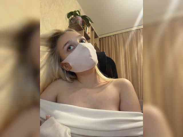 KiraBlin Live Webcam on BongaCams