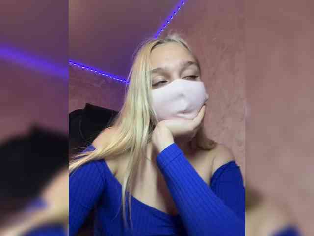 KiraBlin webcam