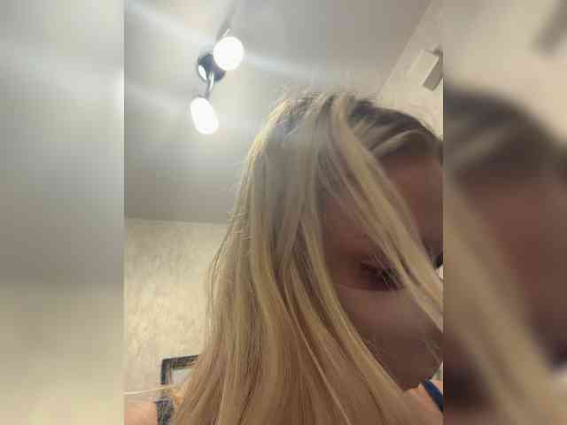 KiraBlin webcam