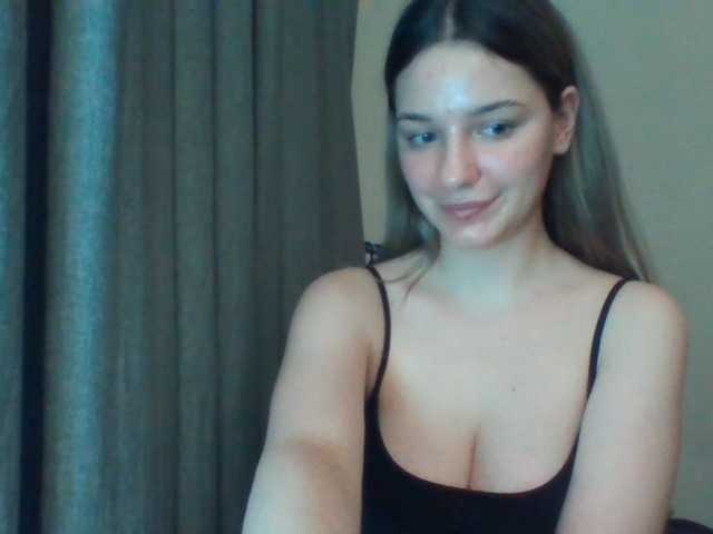 EvelineTop Live Cam on BongaCams