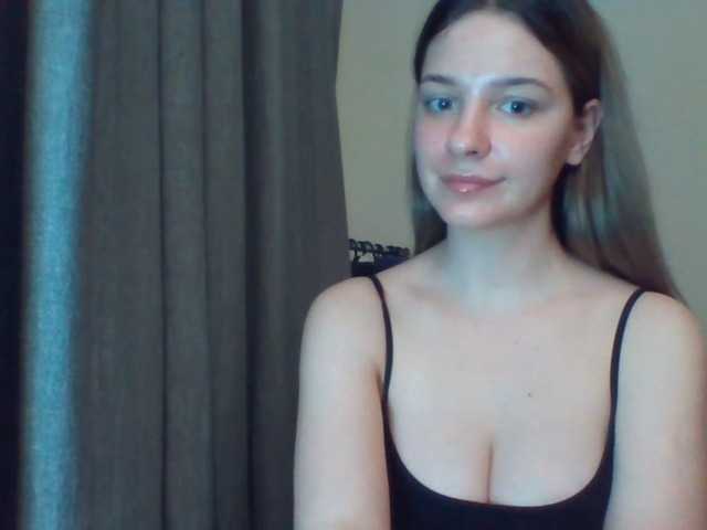 EvelineTop's BongaCams show and profile