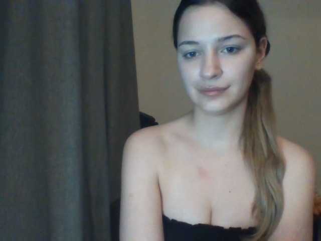 EvelineTop live cam on BongaCams