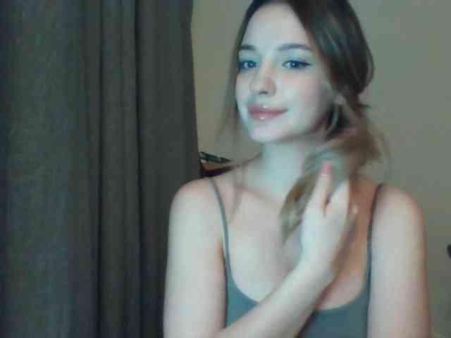 Model: EvelineTop