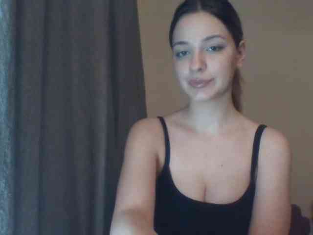 Model: EvelineTop