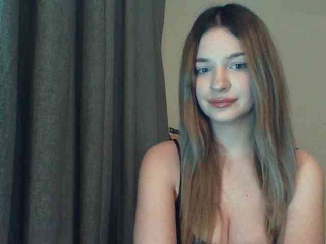 Model: EvelineTop