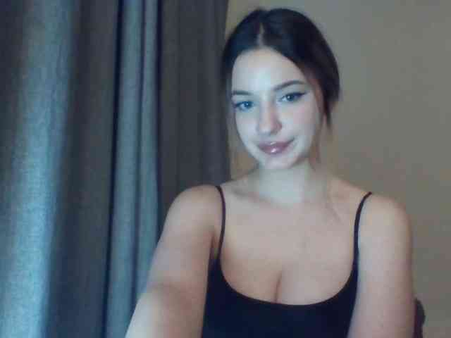 Model: EvelineTop