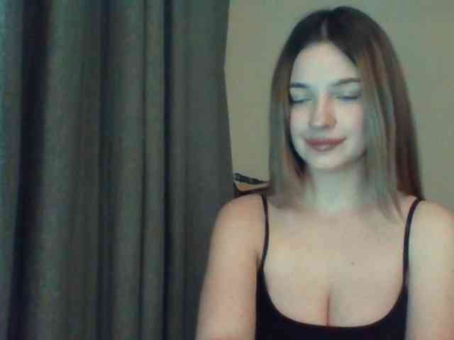 Model: EvelineTop