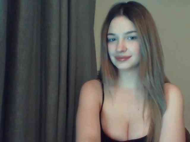 Model: EvelineTop